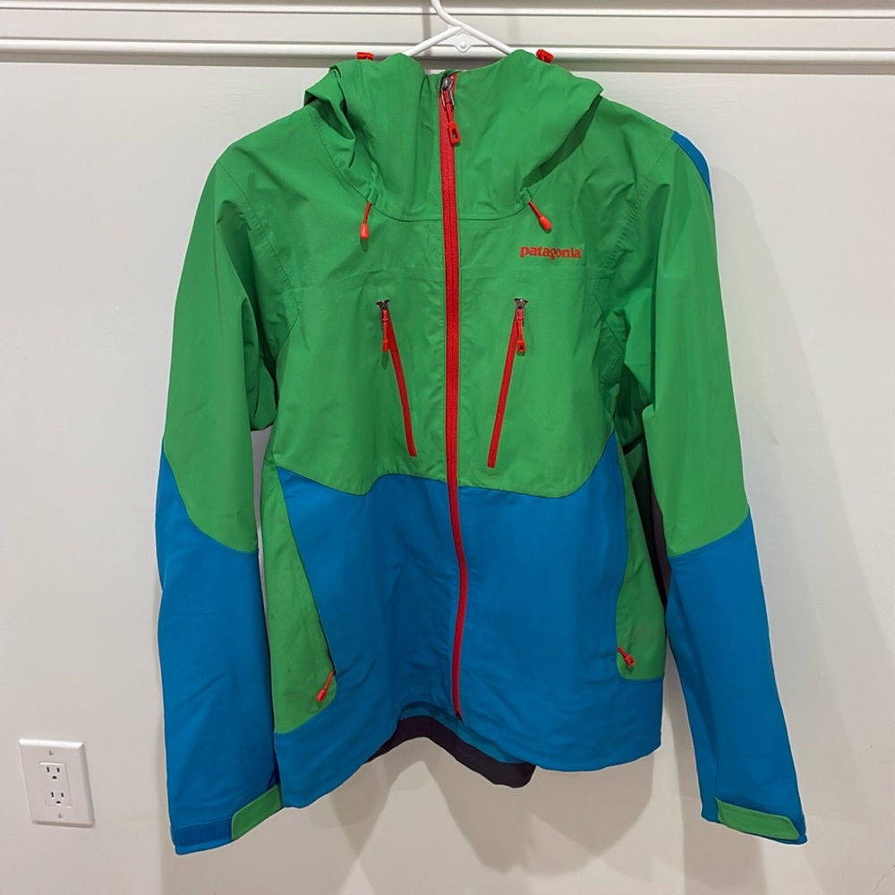Men’s Patagonia shell ski jacket